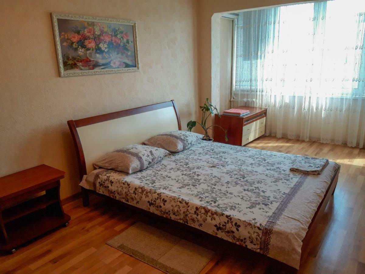 Apartment On Livoberezna Metro Station Киев Экстерьер фото